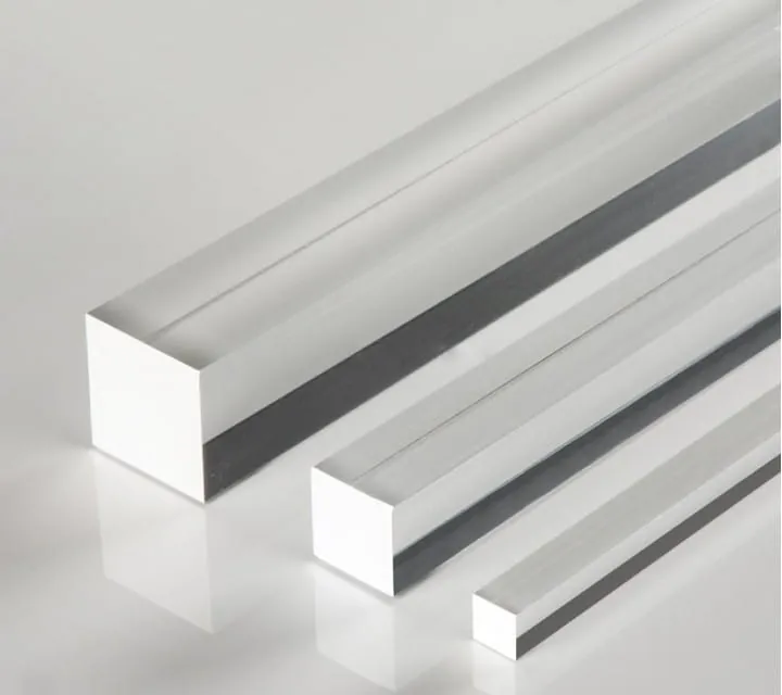 Barras y cuadradillos de metacrilato macizo transparente para decoración y displays