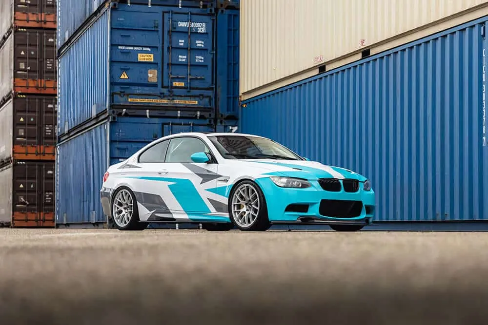 Vinilo fundido Mactac ColourWrap para car wrapping en brillo, mate y metalizado — imagen 3